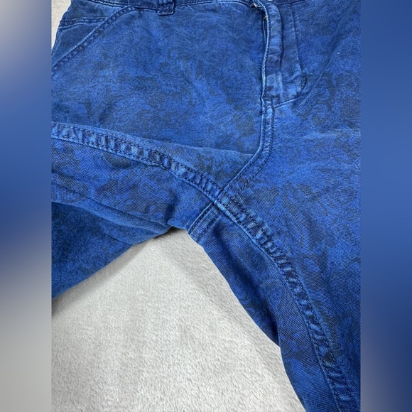 Anthropologie Pilcro The Wanderer Blue Black Floral Cargo Distressed Pants 31P - Picture 8 of 17